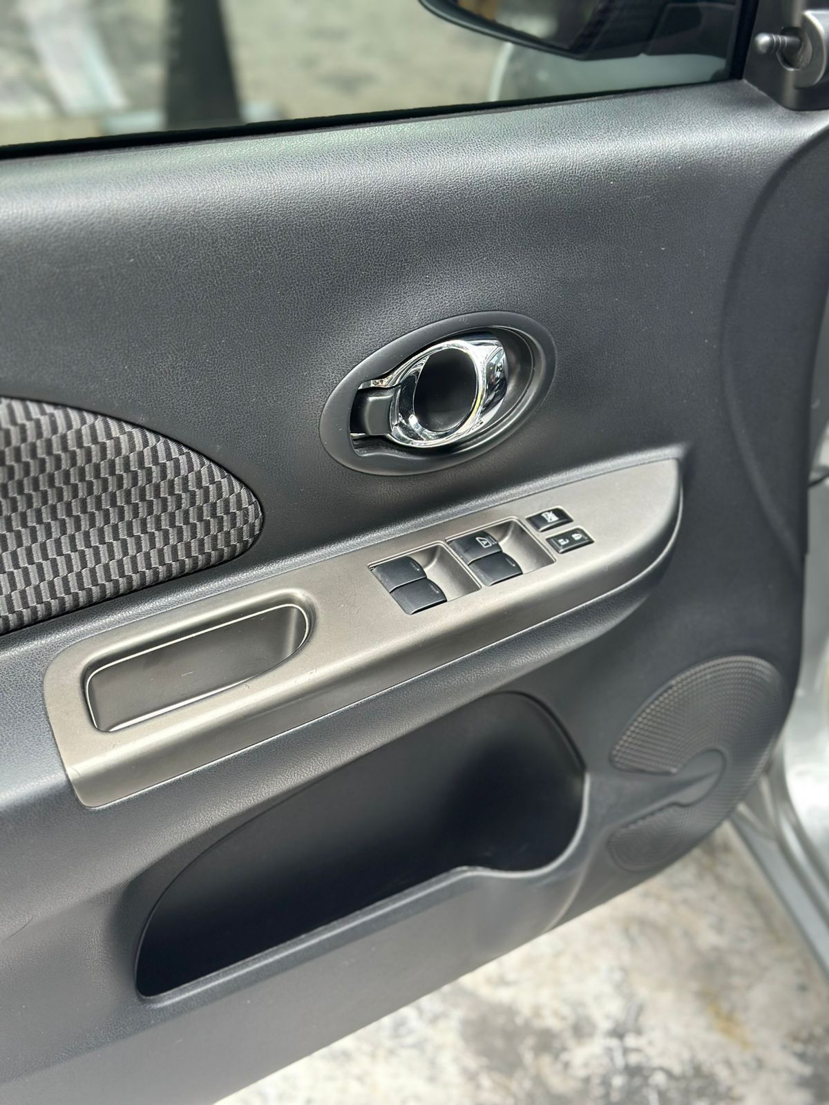 Nissan March 2016 Automático