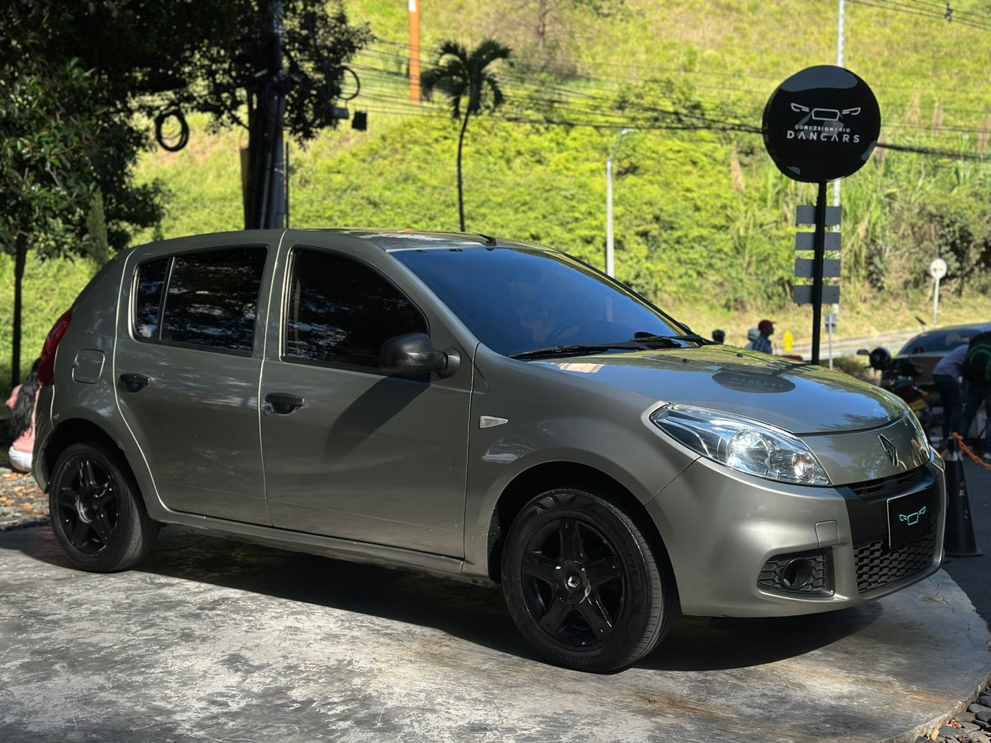 Renault Sandero Aunthentique 2015
