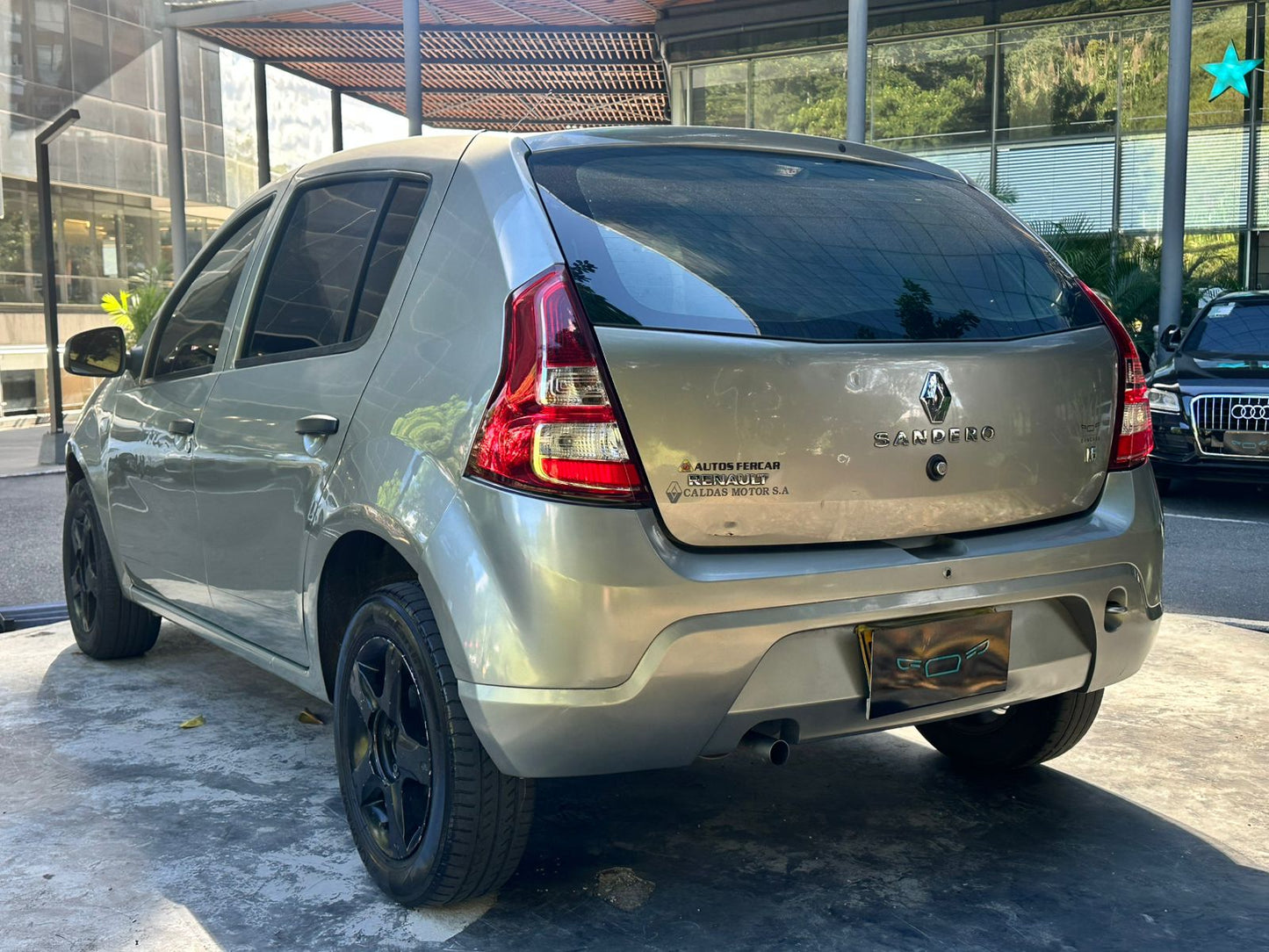 Renault Sandero Aunthentique 2015