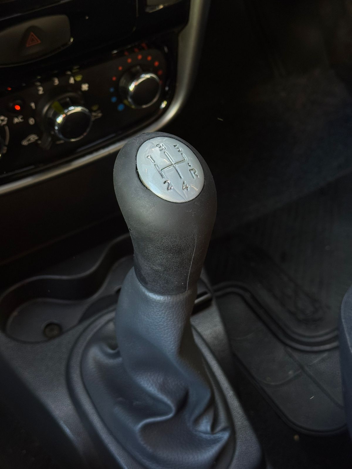 Renault Sandero Aunthentique 2015