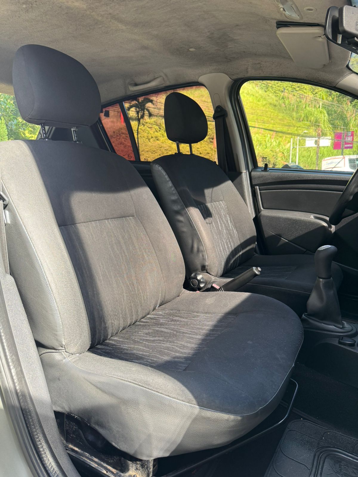 Renault Sandero Aunthentique 2015