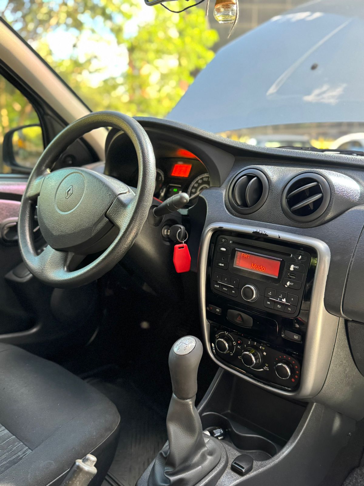 Renault Sandero Aunthentique 2015