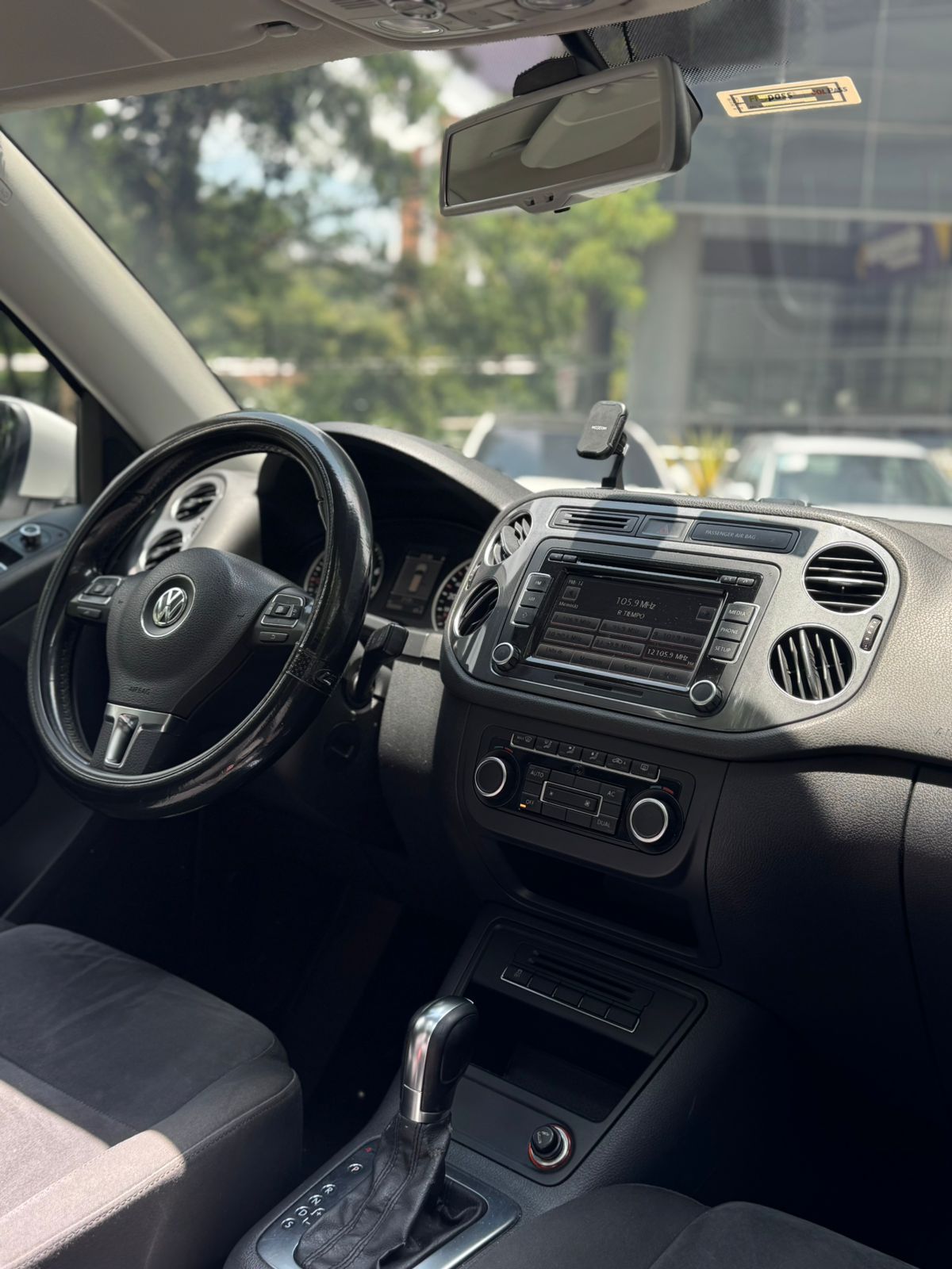 Volkswagen Tiguan Sport & Style 2012