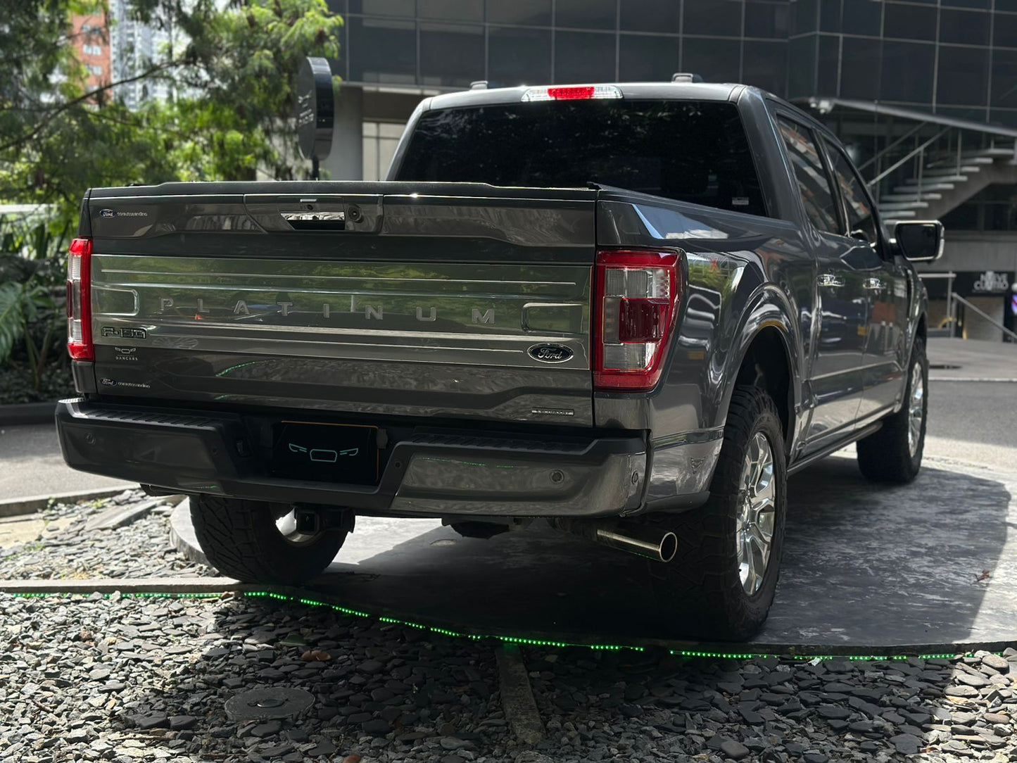 Ford F150 Platinium Crew 4x4 2023