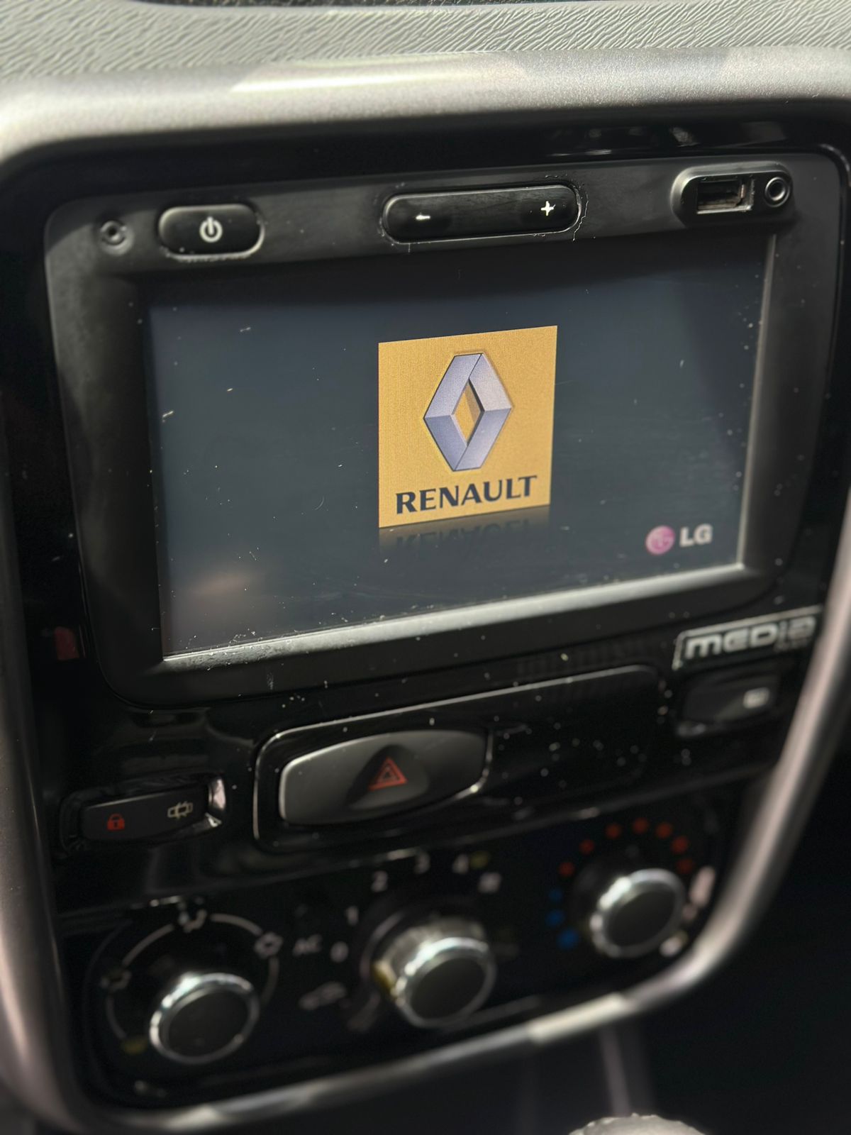 Renault Logan Expression 2016