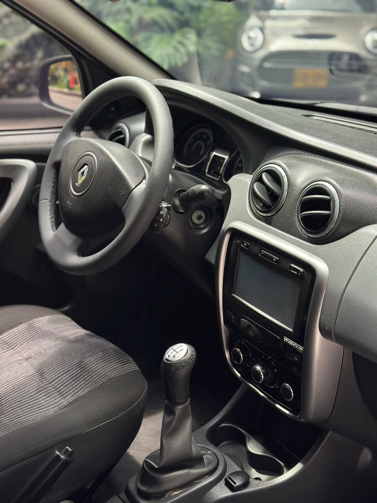 Renault Logan Expression 2016