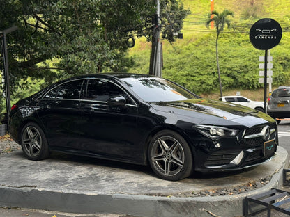 Mercedes Benz CLA 200 AMG Line 2023