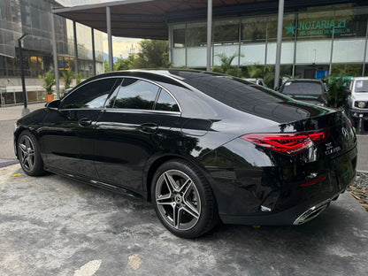 Mercedes Benz CLA 200 AMG Line 2023
