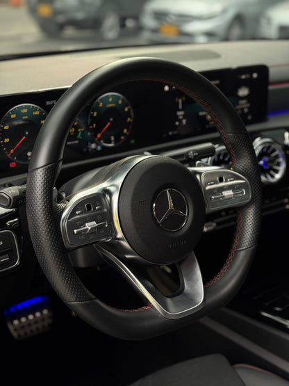 Mercedes Benz CLA 200 AMG Line 2023