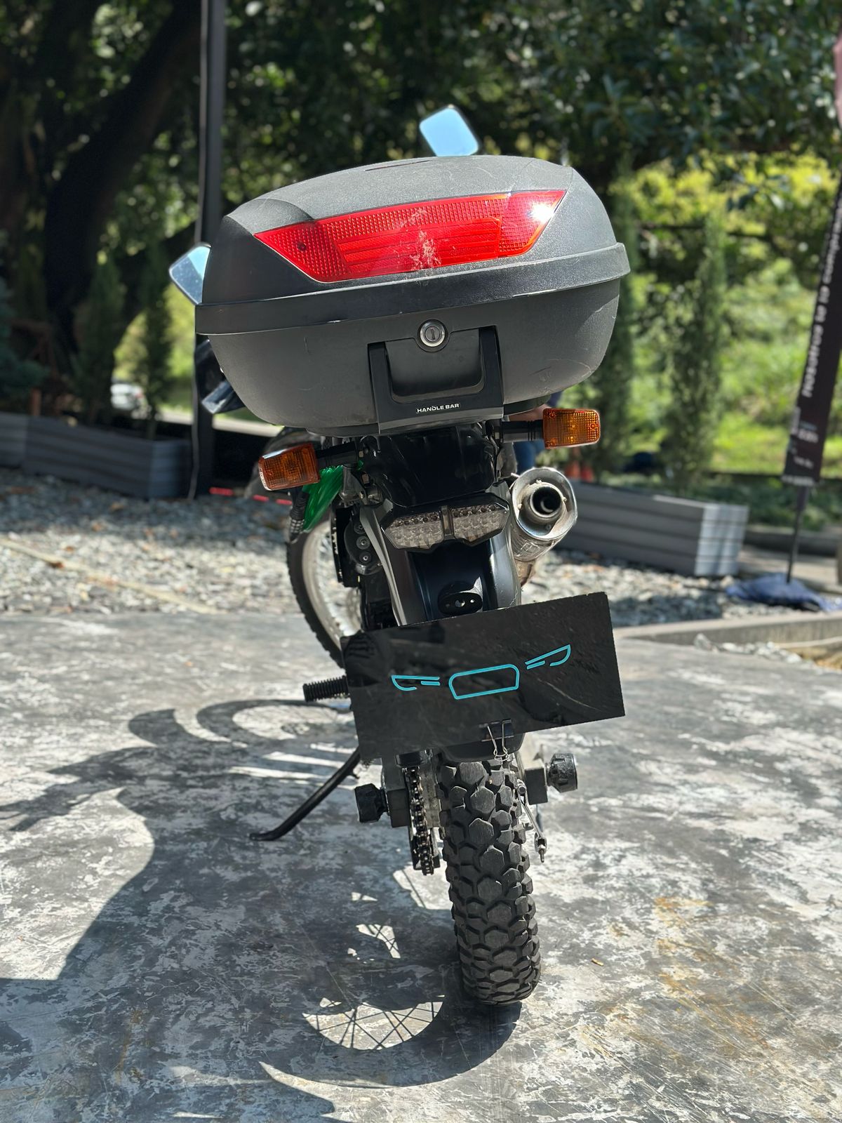Suzuki DR200 2012