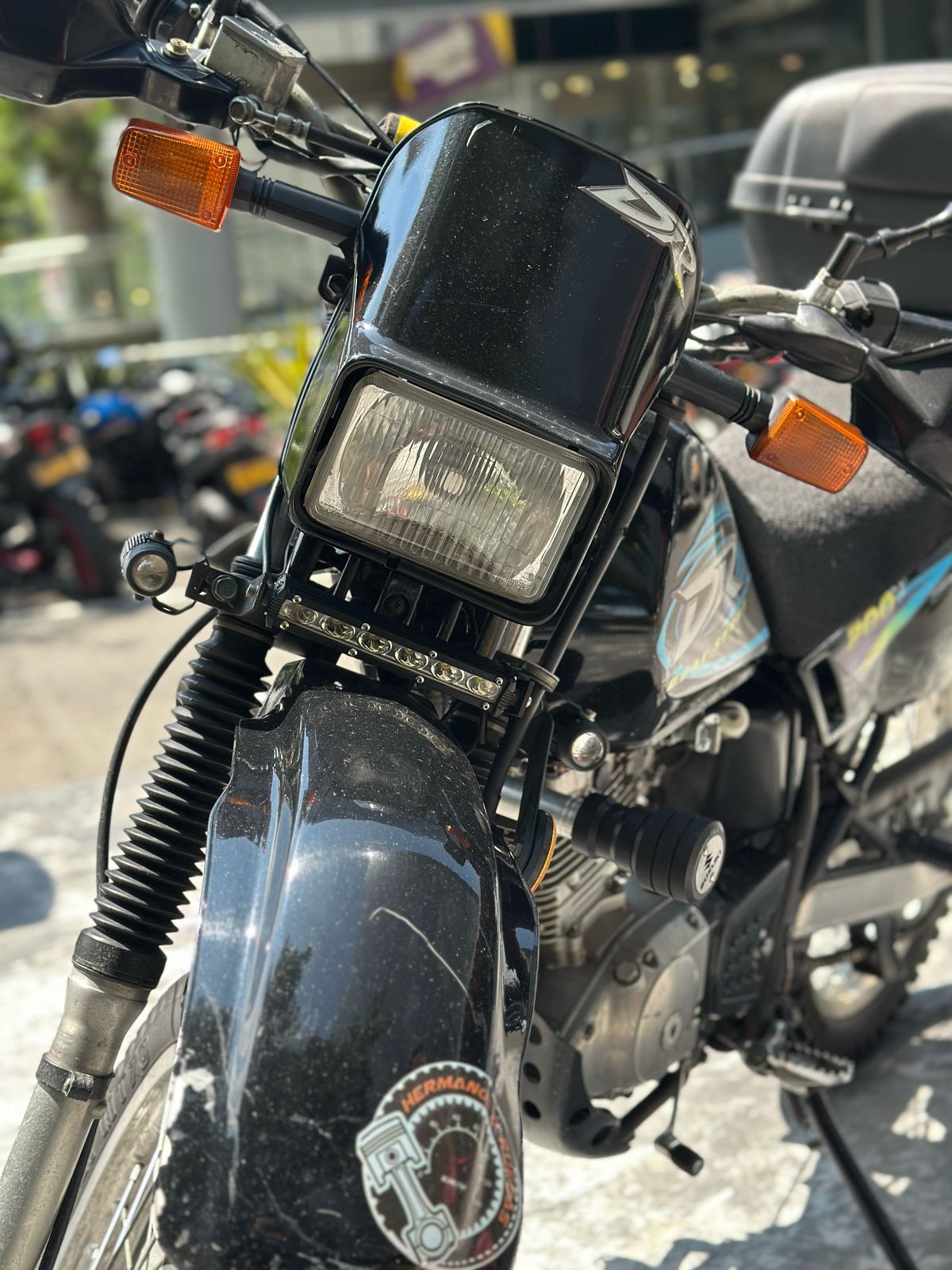 Suzuki DR200 2012