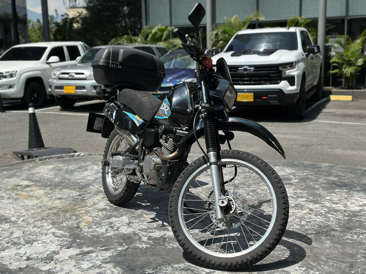 Suzuki DR200 2012