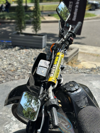 Suzuki DR200 2012