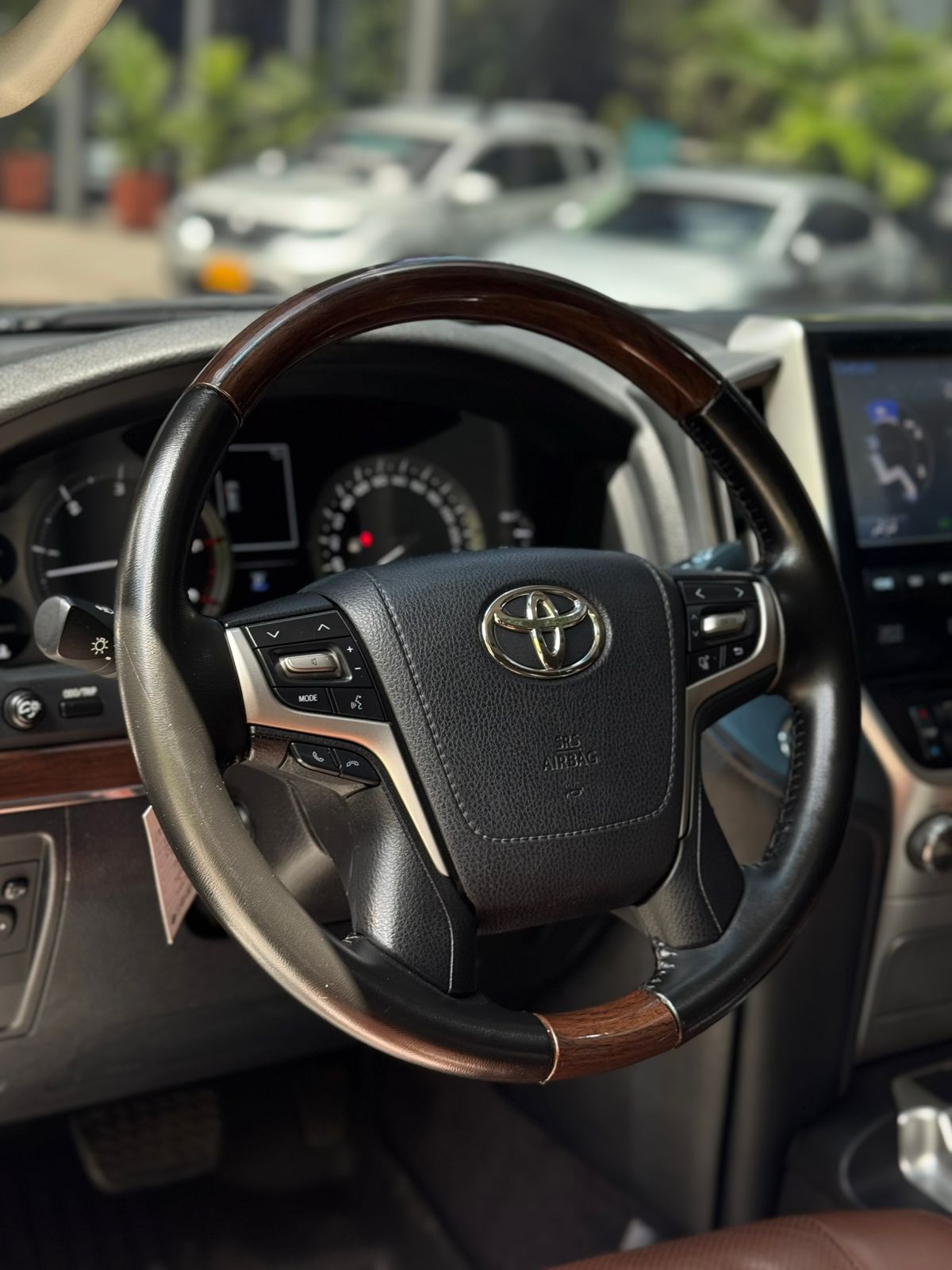 Toyota Land Cruiser 200 2017