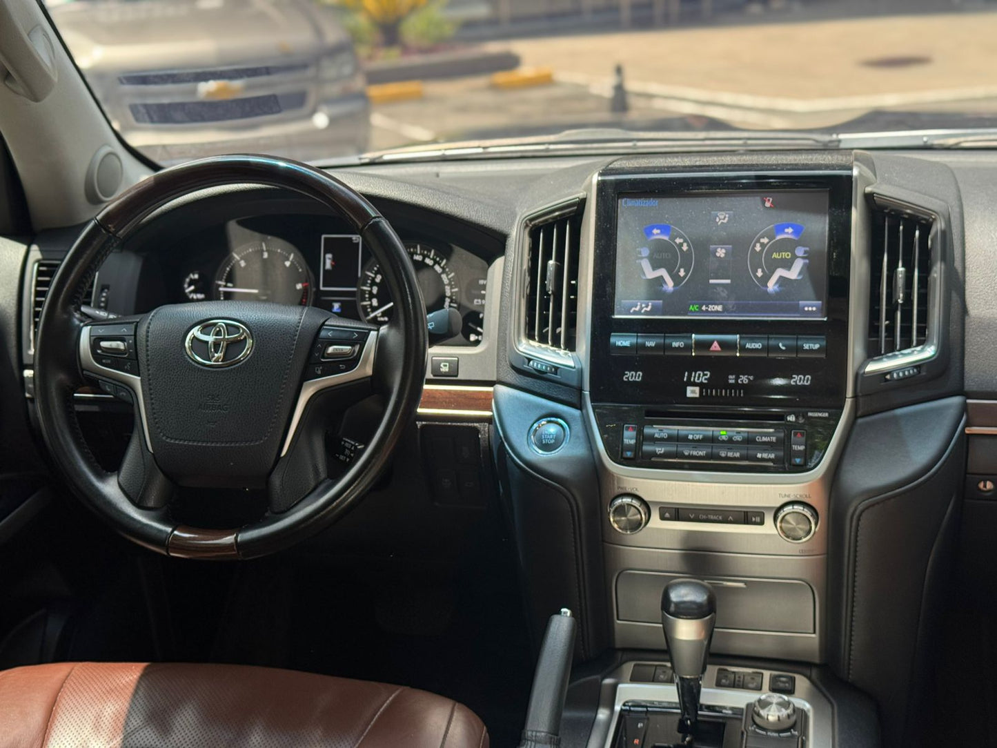 Toyota Land Cruiser 200 2017