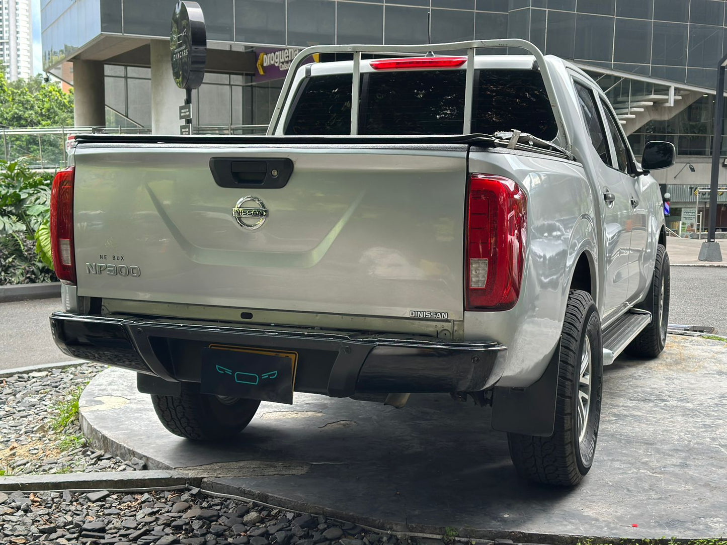 Nissan Np300 Frontier Sabanera 2018