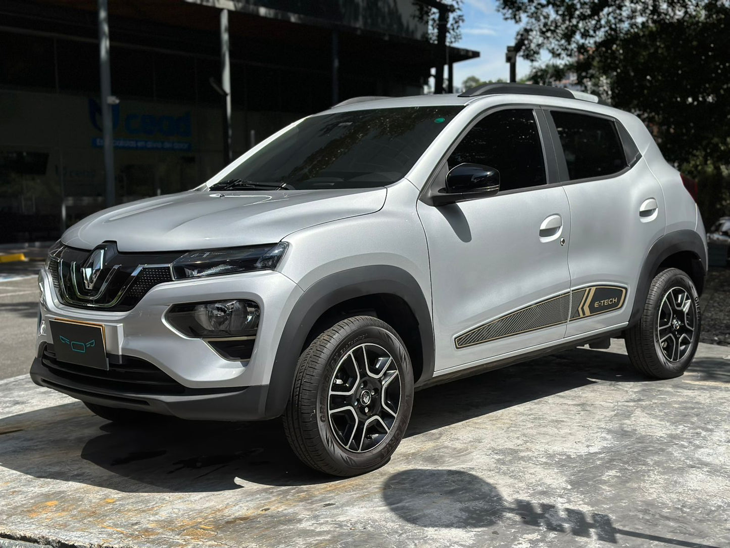Renault Kwid E Tech 2024