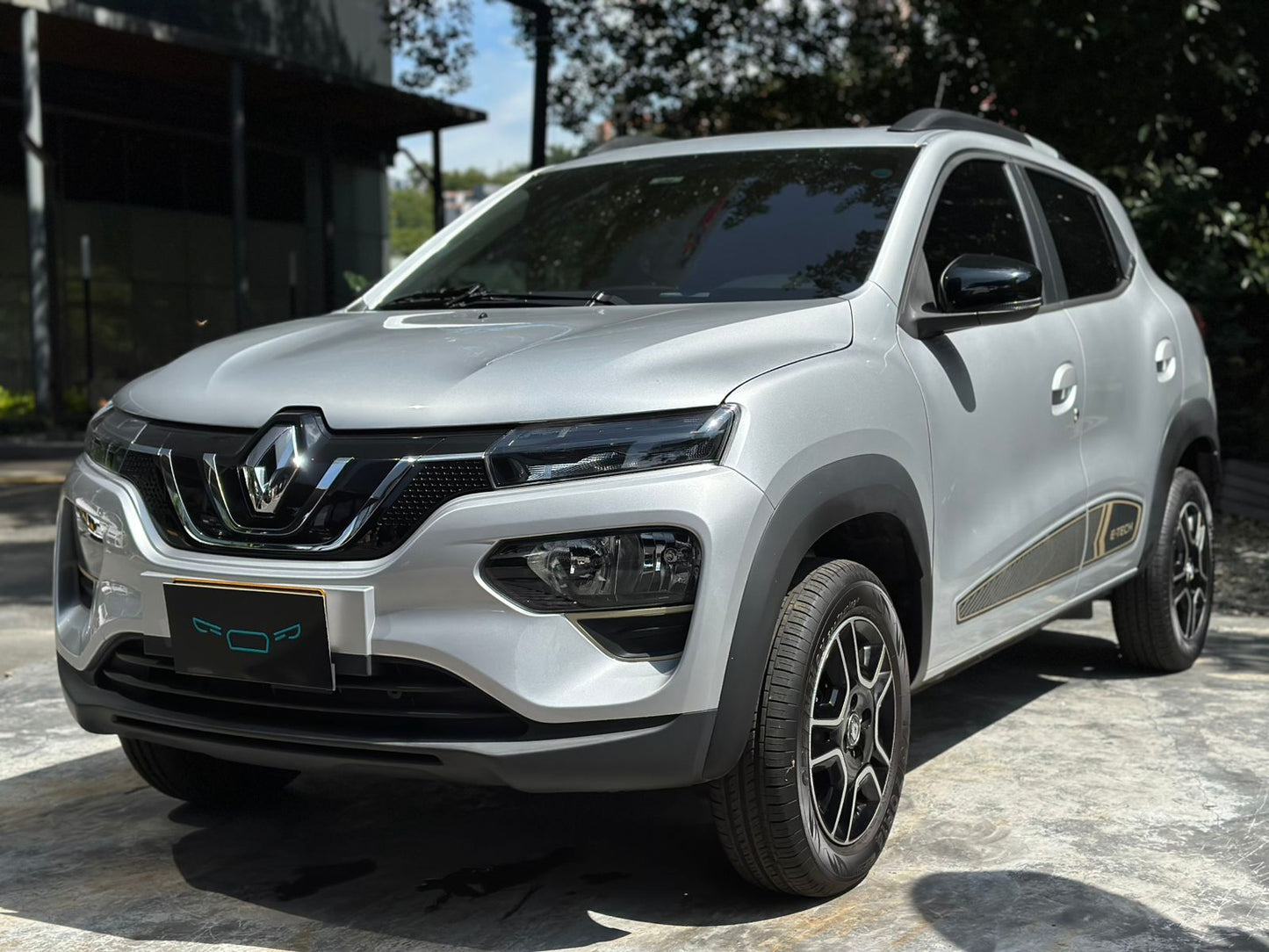 Renault Kwid E Tech 2024
