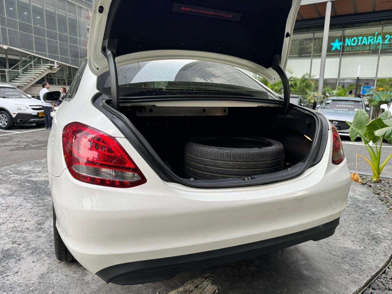 Mercedes Benz C180 2015