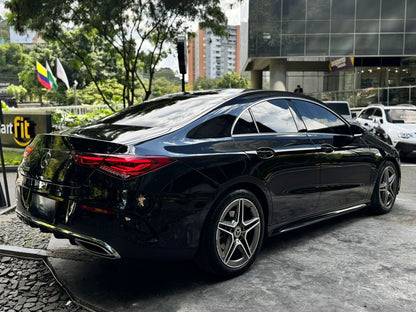 Mercedes Benz CLA 200 AMG Line 2023