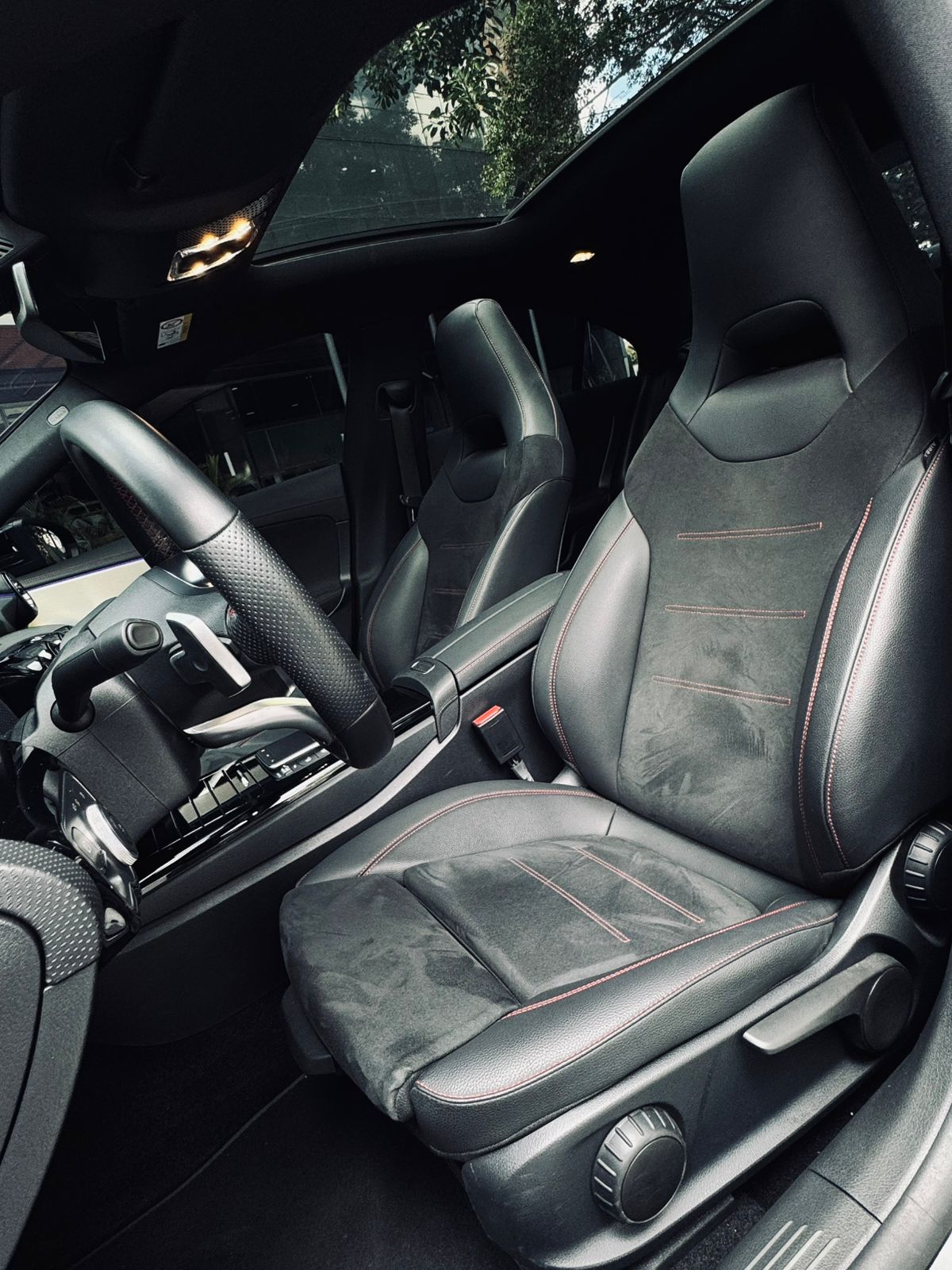 Mercedes Benz CLA 200 AMG Line 2023