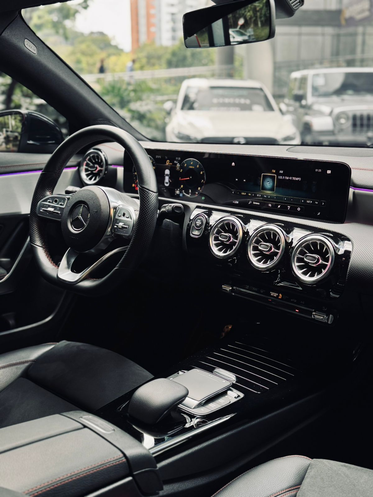 Mercedes Benz CLA 200 AMG Line 2023