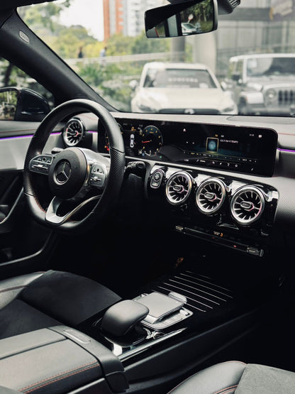 Mercedes Benz CLA 200 AMG Line 2023