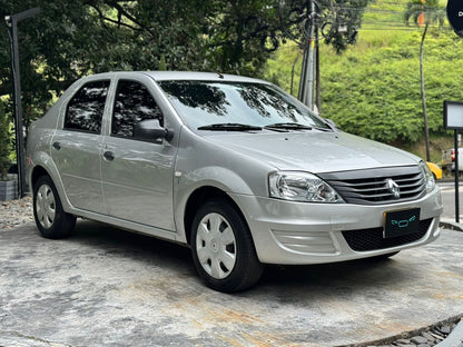 Renault Logan Familier 2015