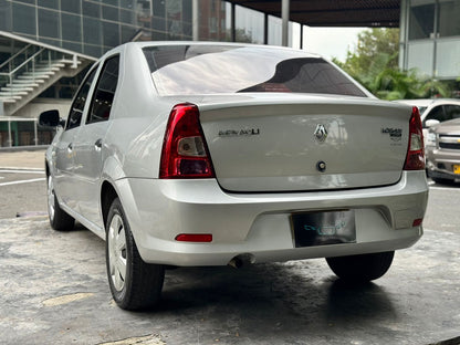 Renault Logan Familier 2015