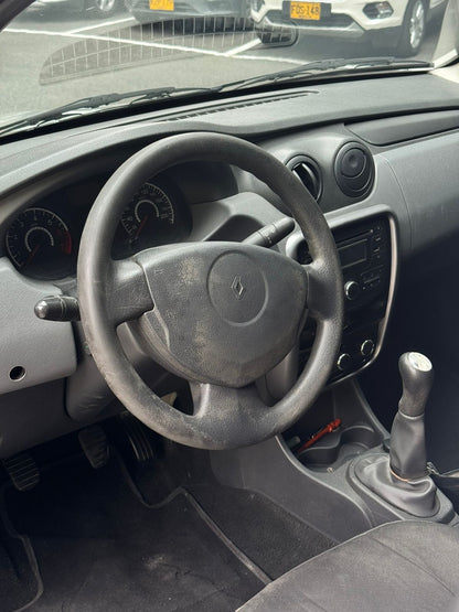 Renault Logan Familier 2015