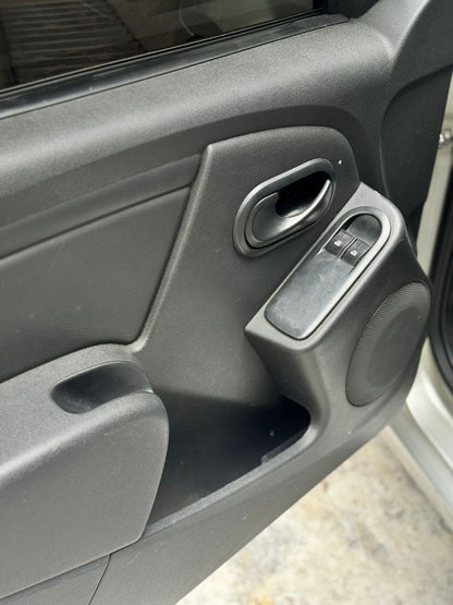 Renault Logan Familier 2015