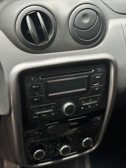 Renault Logan Familier 2015