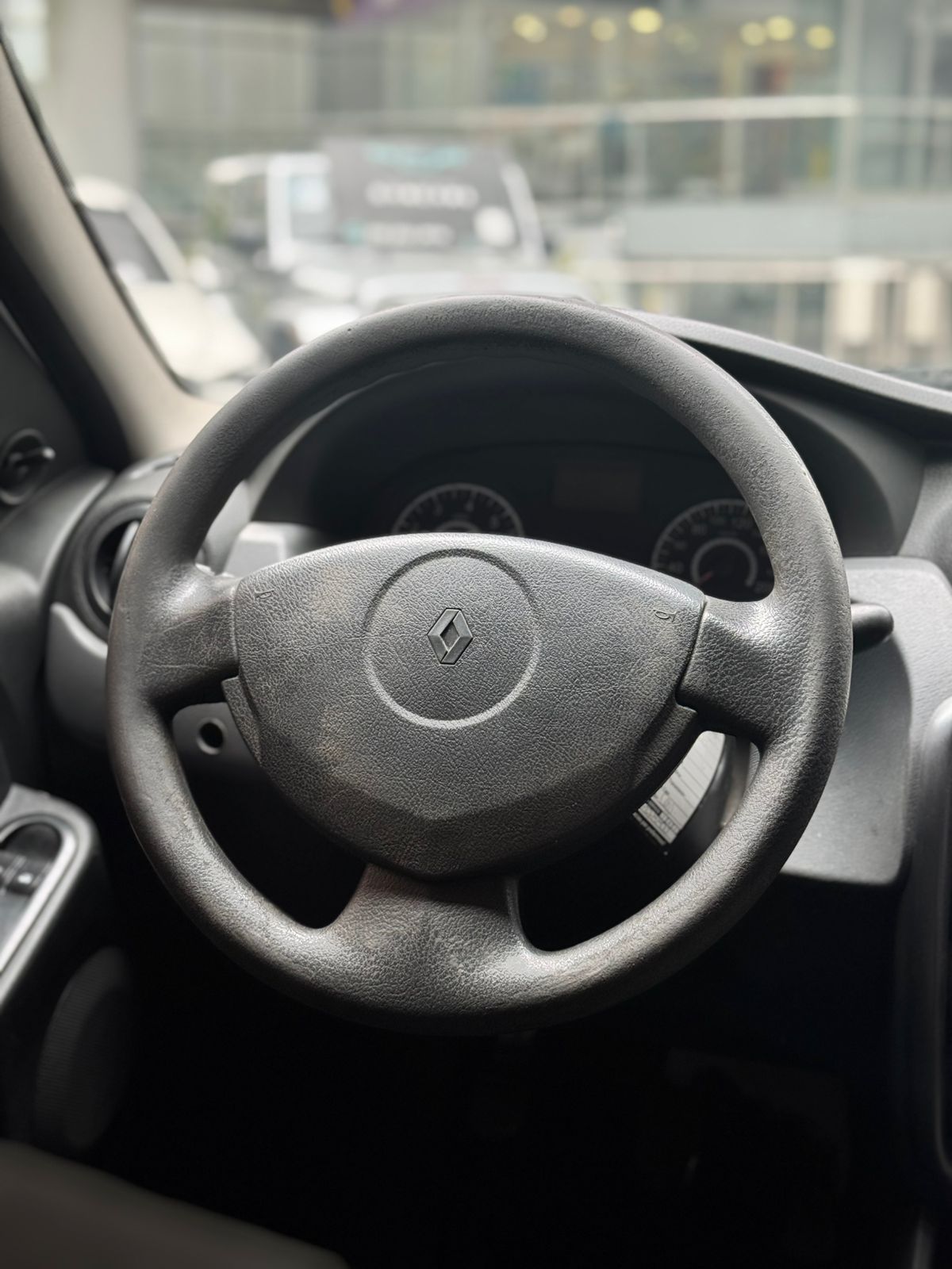 Renault Logan Familier 2015