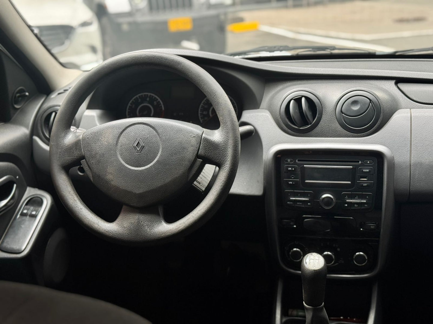 Renault Logan Familier 2015